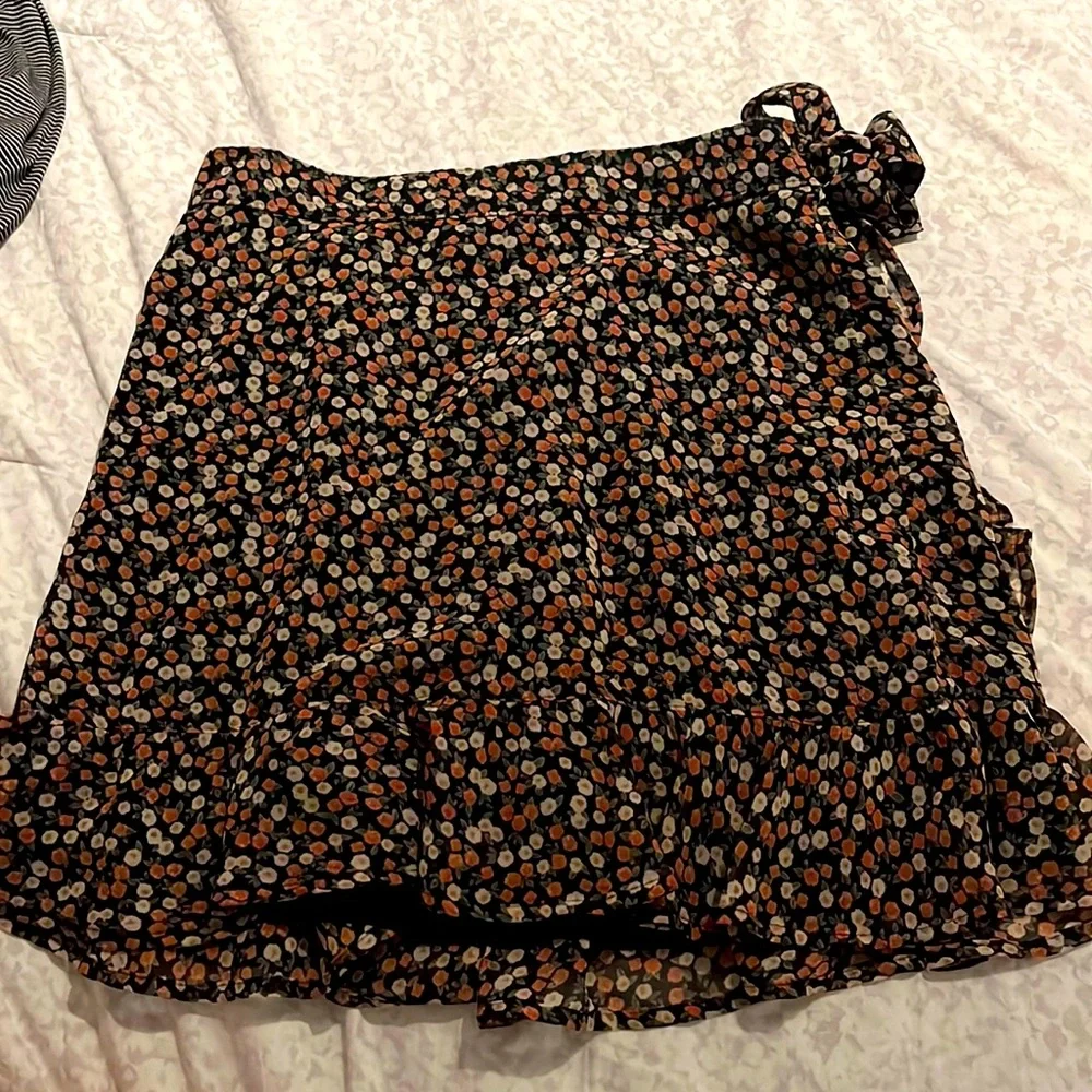 Hollister floral skirt - Picture 1 of 2